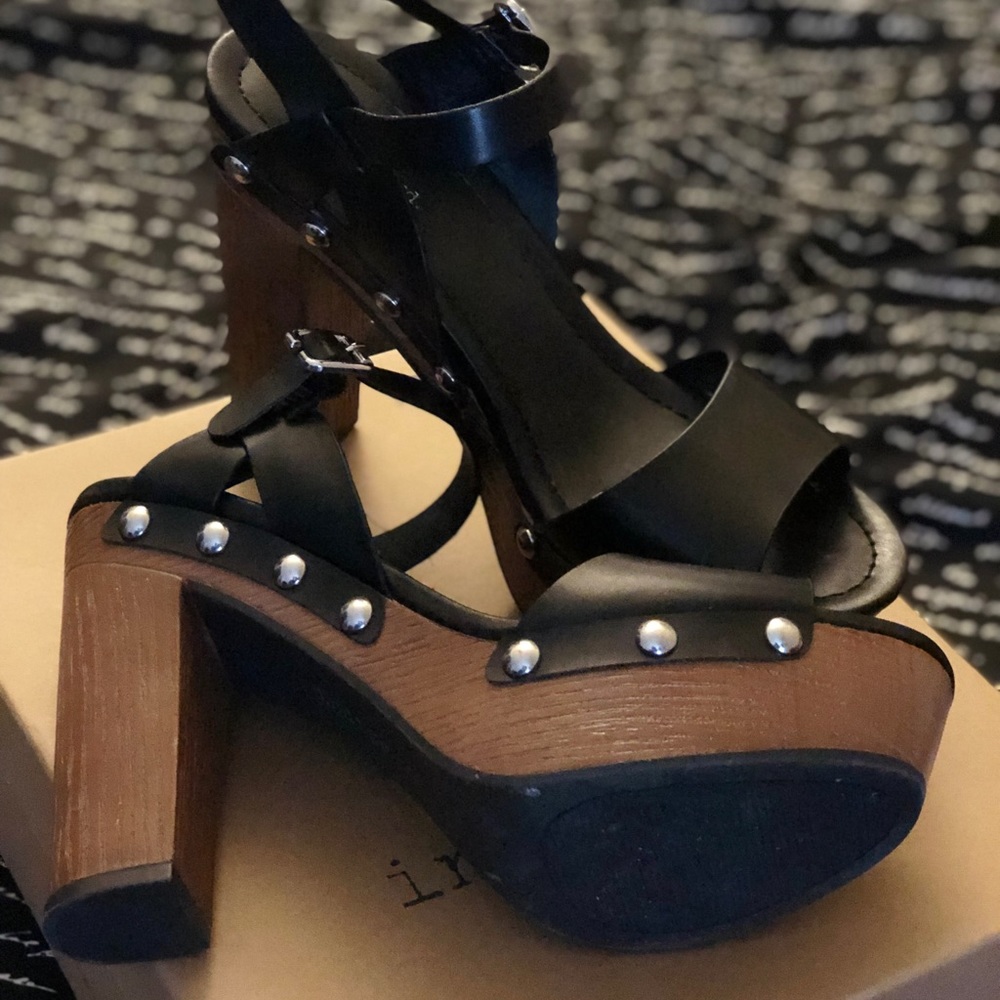 Nice black shoes for any occasion